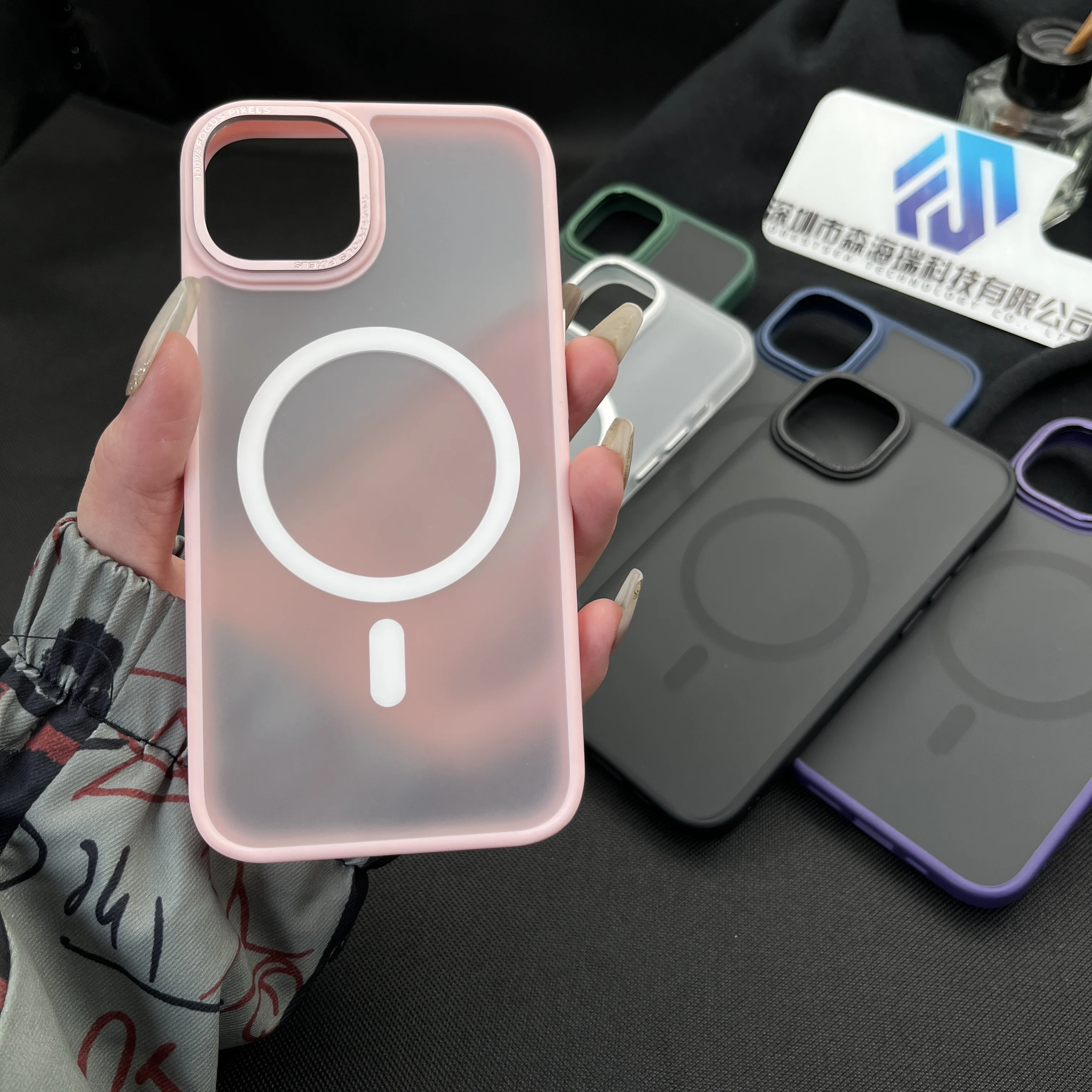 

Premium Metal Frosted oil Spray Phone Case For iPhone 14 Customized Portable With Mag safe Magnetic For iPhone 13 14 12 11 15