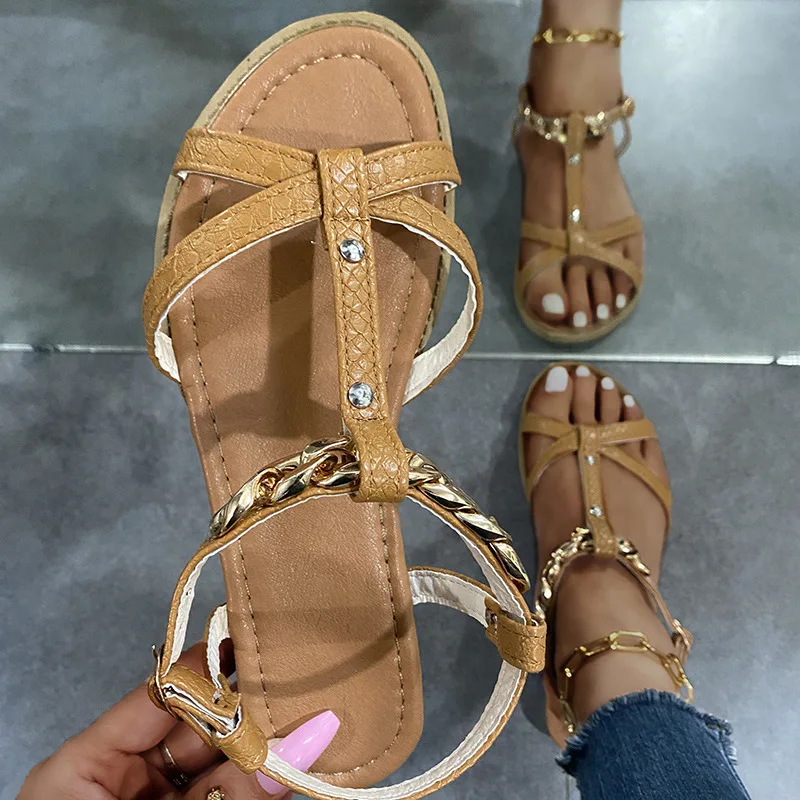 

2021 Summer European and American women new metal chain peep-toe large size shoes beach flat sandals, Pictures