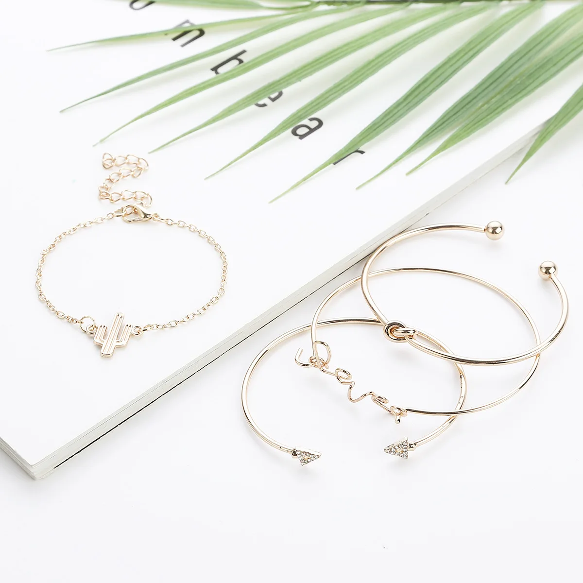 

Bohemian style Chain Bracelets Jewelry Fashion 4 Pcs/set cactus Bracelet Sets for Women, As pic