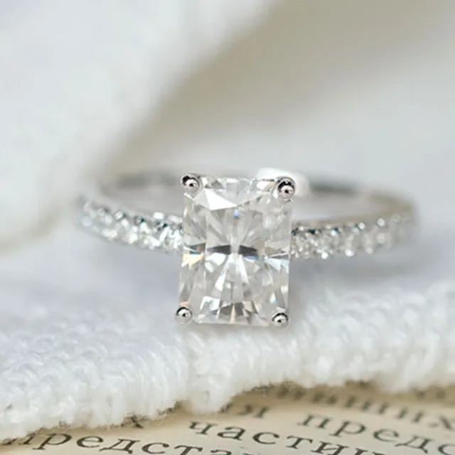 

Wholesale Moissanite Ring Radiant Cut Moissanite solitaire Gemstone Wedding Ring For Women