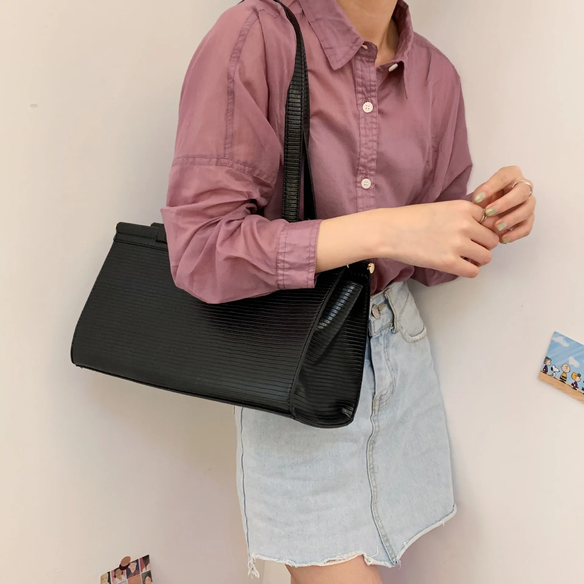 

Lizard PU leather fashion large capacity women sling bag for daily duty