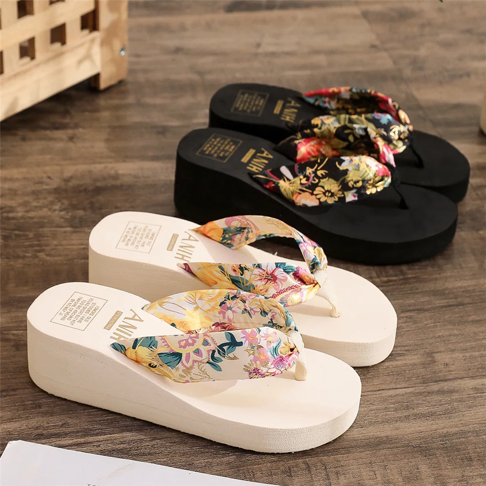 

Wholesale Summer Thong Slippers Outdoor Beach Sandals EVA Casual Flat Platform Comfy Shoes Women Thick Soled Flip Flops