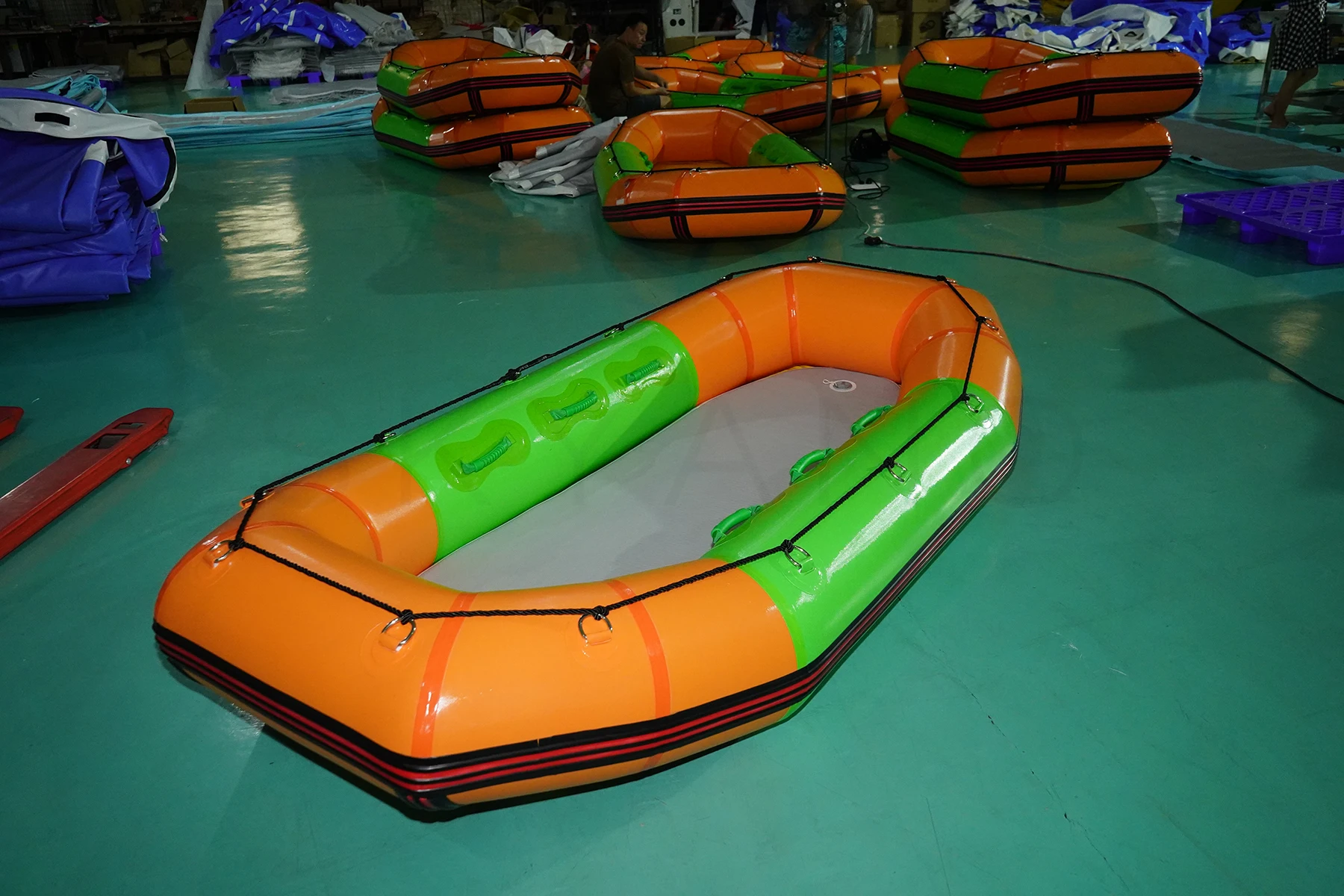 pvc 充气橡胶船漂流船