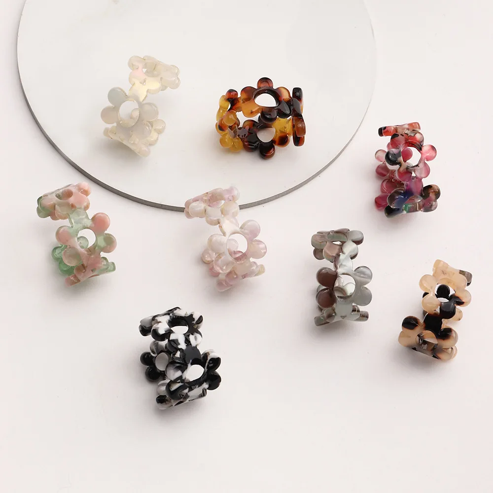 

New Arrivals Fashion Designs Resin Flower Creative Personality Gradually Change Color Joint Ring Acrylic Acetic Acid Rings