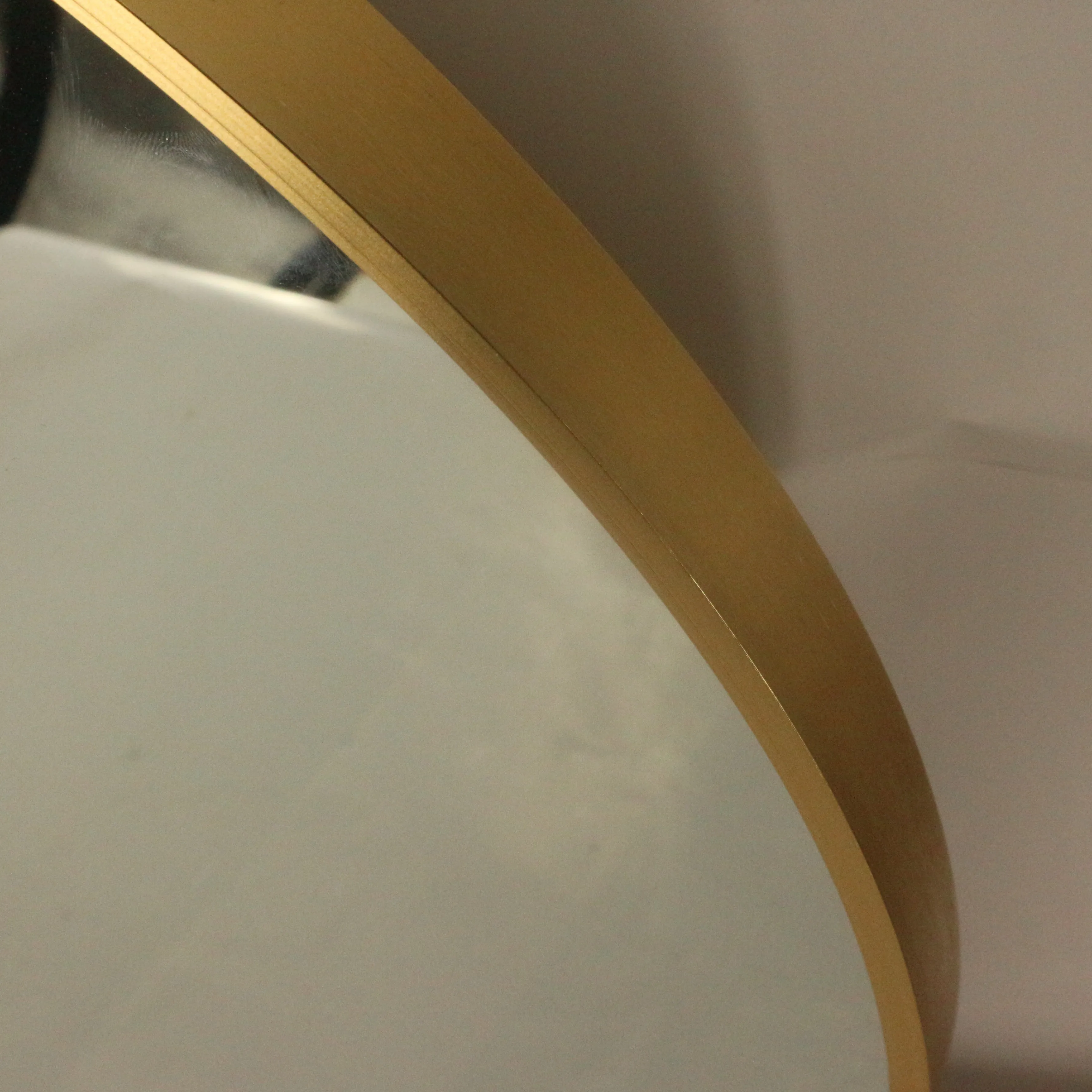 
Metal Framed Round Makeup Mirror Vanity Wall Mounted Mirror Hanging Mirror Modern Aluminum Art Home Decorative for Bathroom 