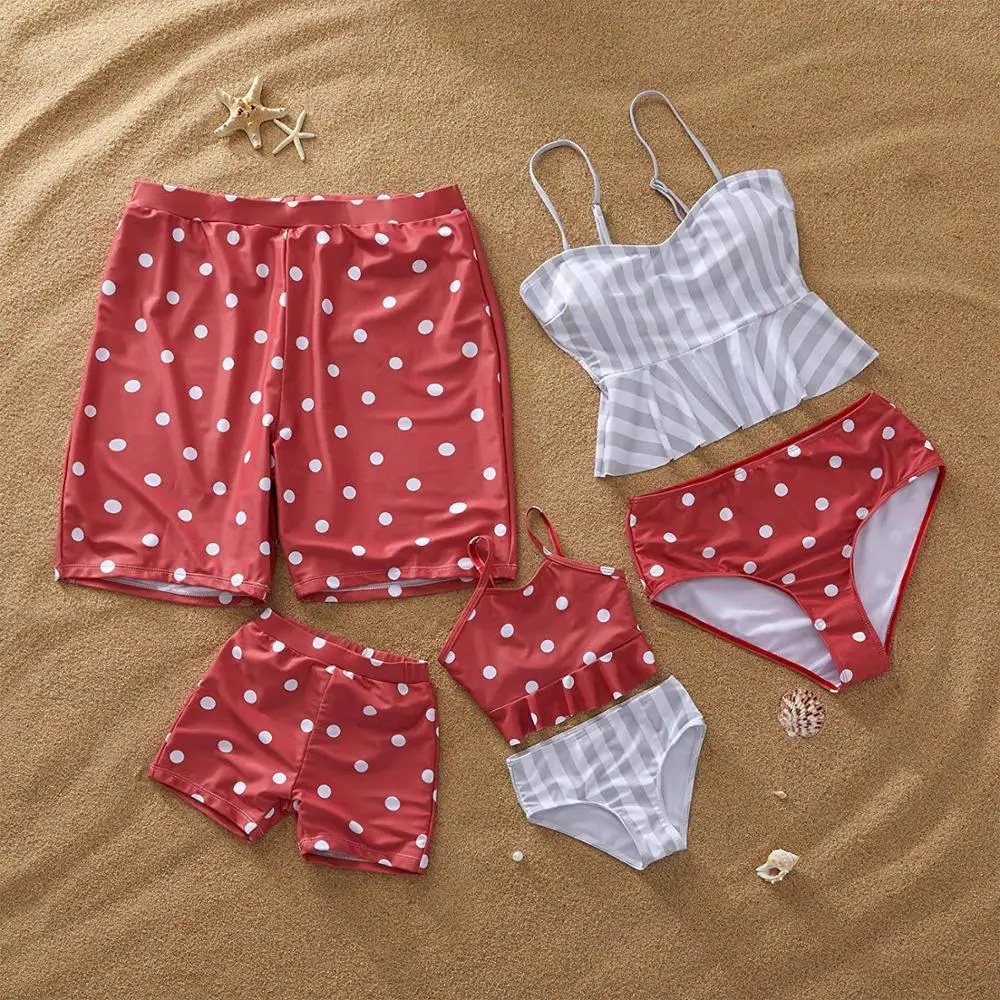 

luxury swimwear Family Matching Swimwear Two Pieces Bikini Set 2021 New Pink Printed Ruffles Mommy And Me Bathing Suits