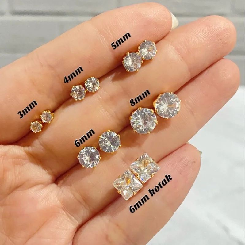 

Radiant Gold Plated 925 Sterling Silver Earring Stud Set Round-Cut Cubic Zirconia Heart Women Piercing Moissanite Stud Earrings