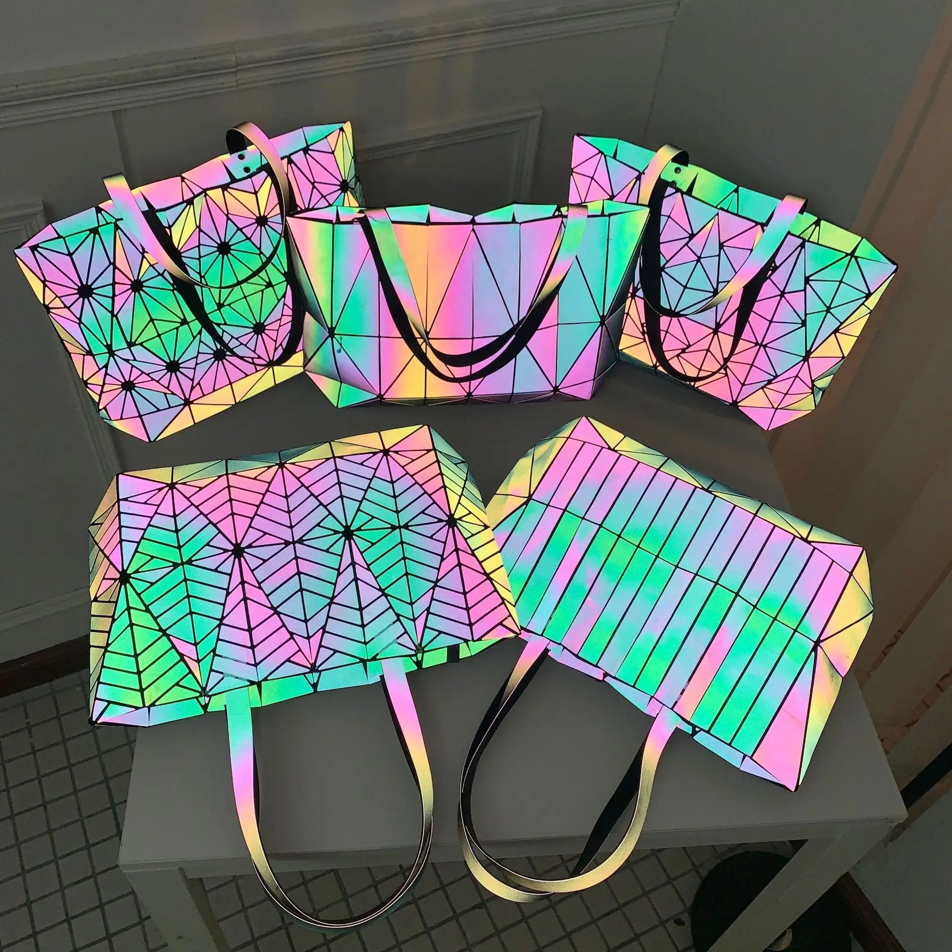 

KALANTA Amazon Sac Fashion HOT Luminous Bag Women Geometry Tote Quilted Shoulder Crossbody Hologram Laser Plain Folding Handbags