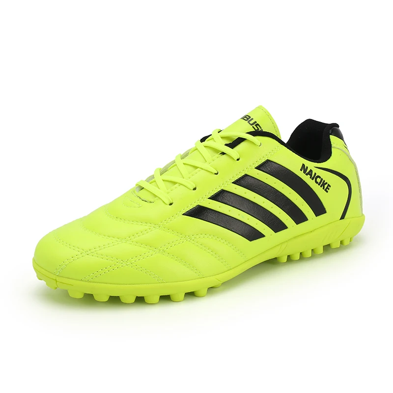 

Factory supply attractive price spikes black color shoes sport football