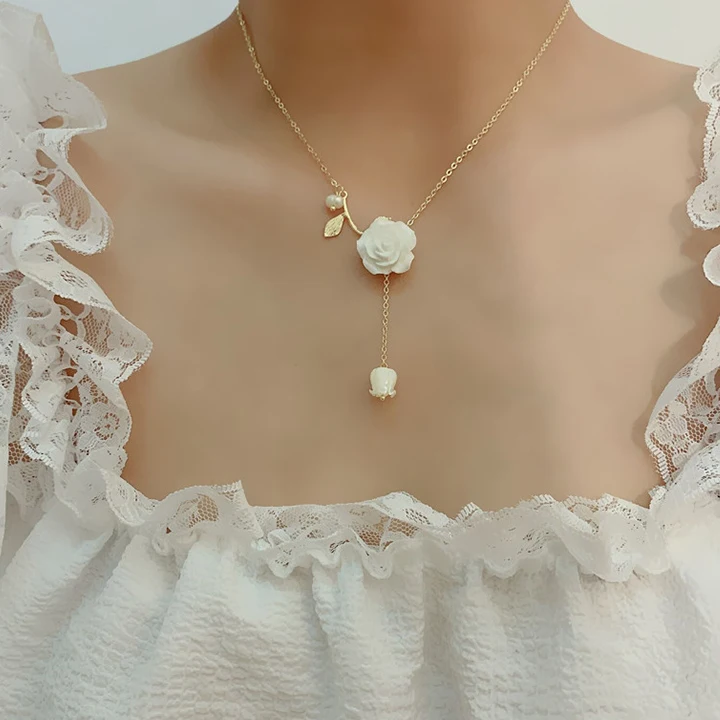 

Fashion Elegant Pearl Necklace Tassel Flower Pendant Necklace for Women, Picture shows