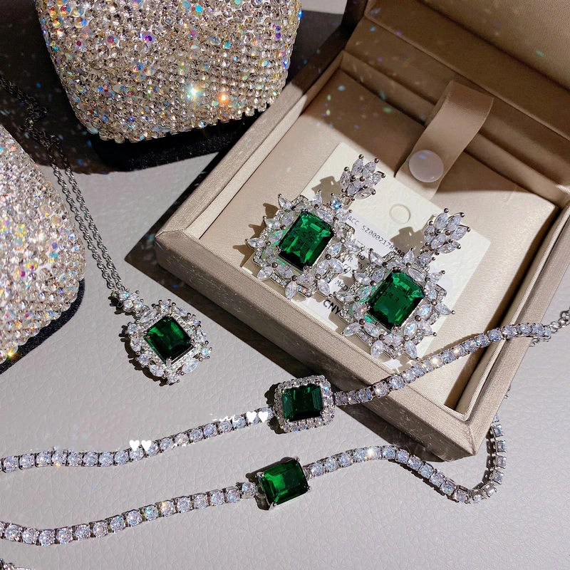 

Inlaid Green Gemstone Pendant Necklace Diamond Tennis Chain Bracelet Necklace Bridal Set, Like picture