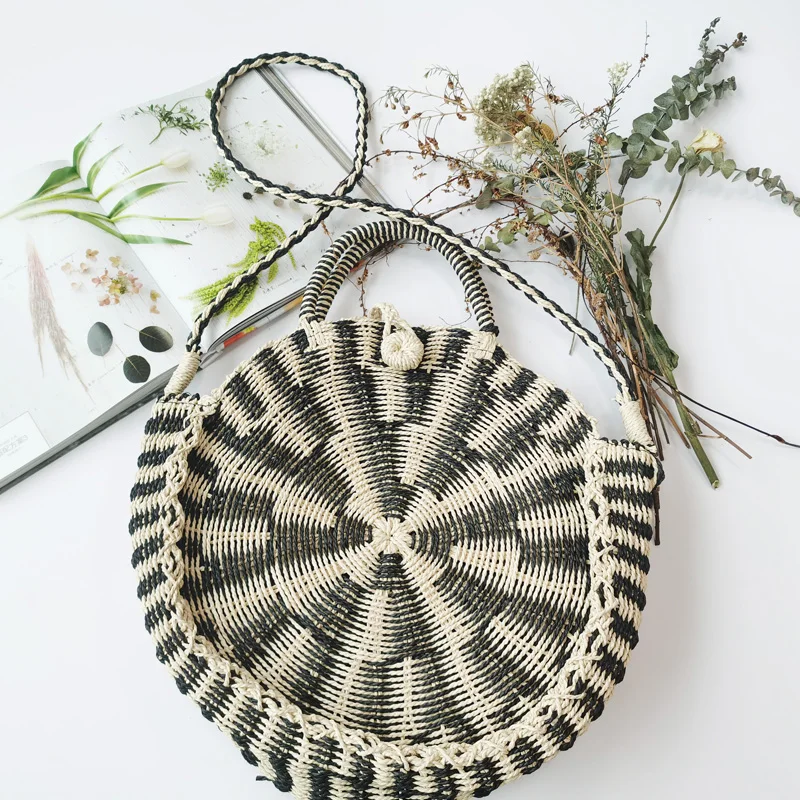 

WOMEN PAPER STRAW HEANDWEAVE CROSSBODY ROUND SUMMER BEACH BAG, Black/natural