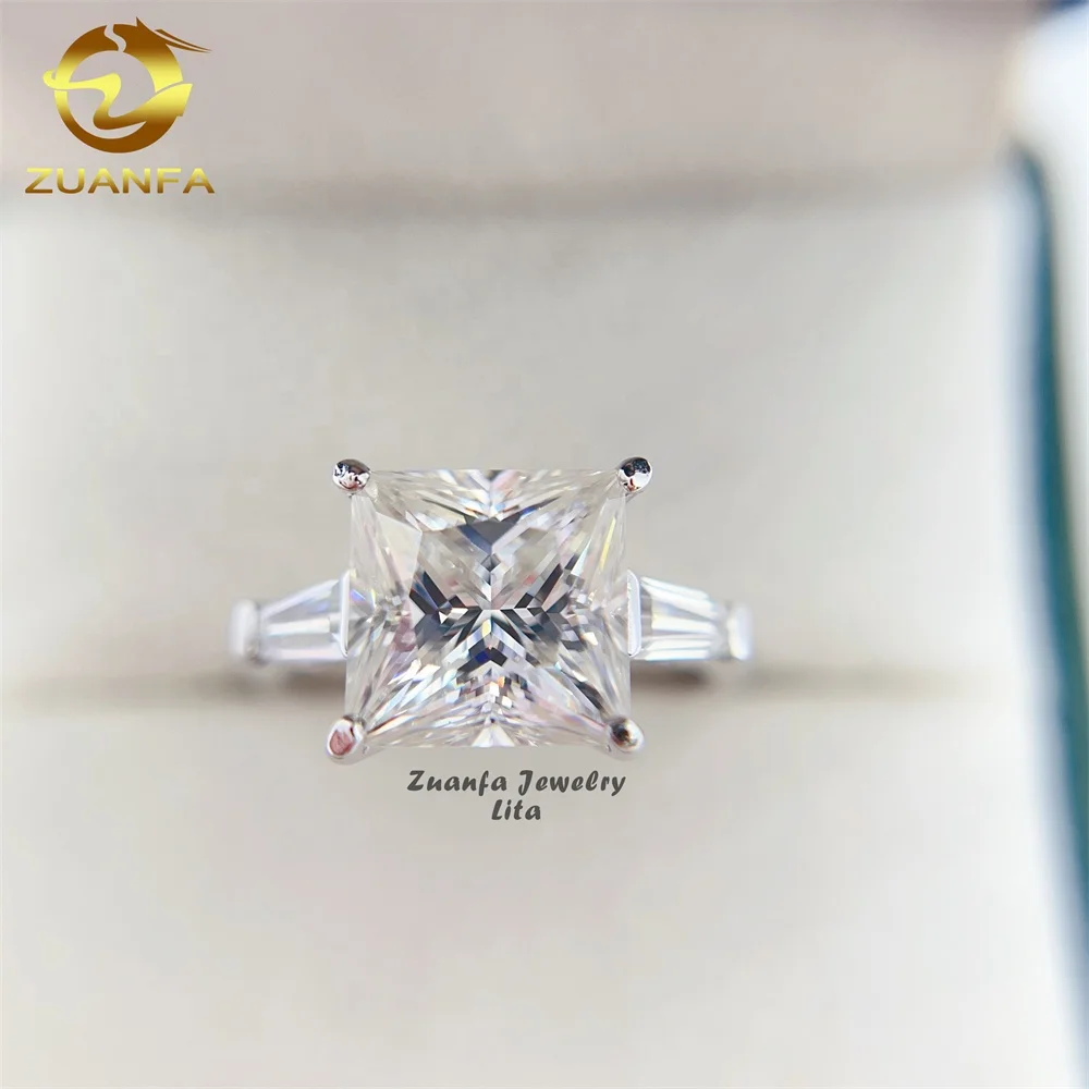 

18k gold engagement three stone trapezoid princess cut 4 carat VVS D color moissanite diamond ring