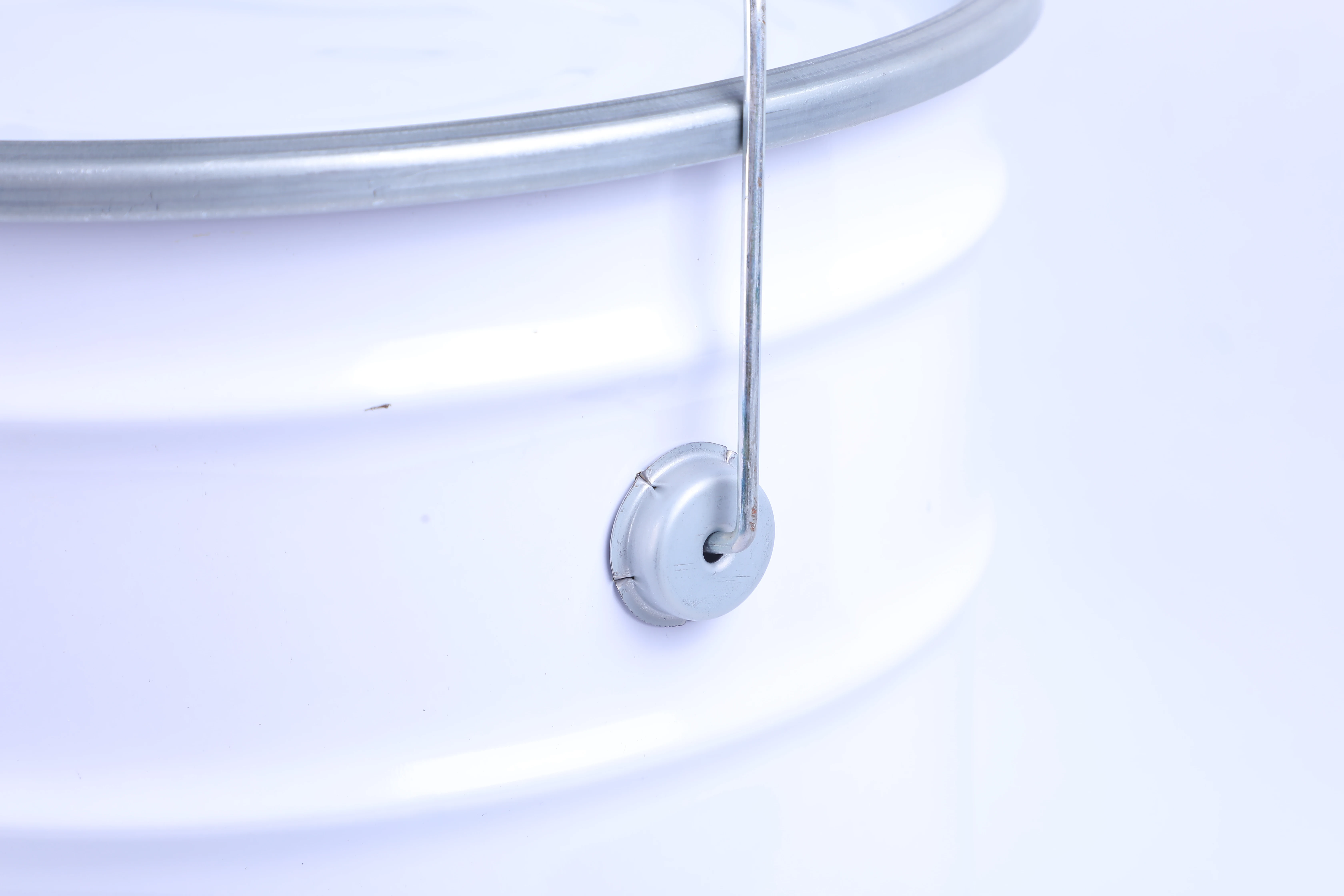 
20 liter round white metal paint/chemical bucket/pail/drum with handle and lid metal bucket with lid 