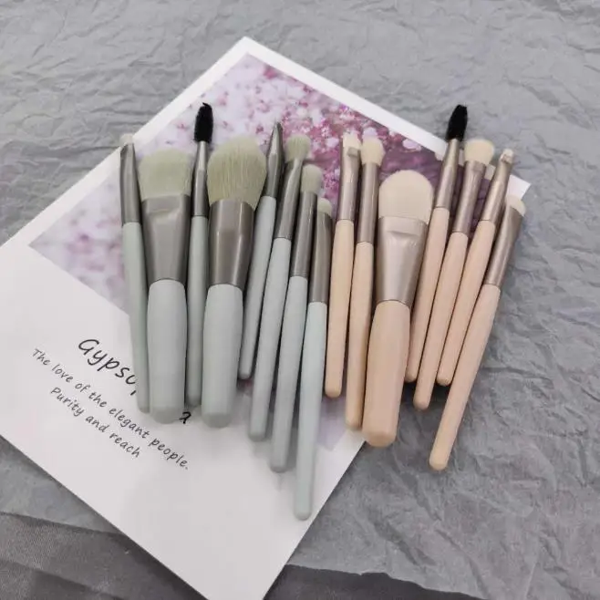 

Top Quality 8 PCS Colorful Foundation Powder Brush Personalized Makeup Brush Set