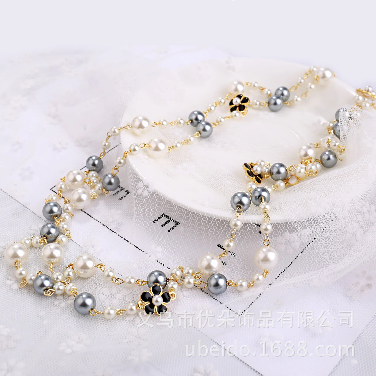 

Korea fashion small sweet wind Three Camellia pearl female temperament multilayer grew up all sorts of little pearl necklace