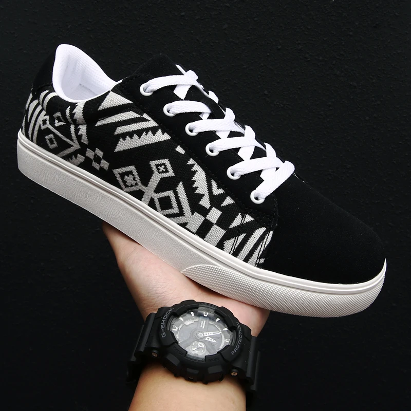 

2021 new men casual shoes Lace Up Casual Walking sneakers Outdoor sneakers casual men's shoes men`s low-cut canvas board shoes