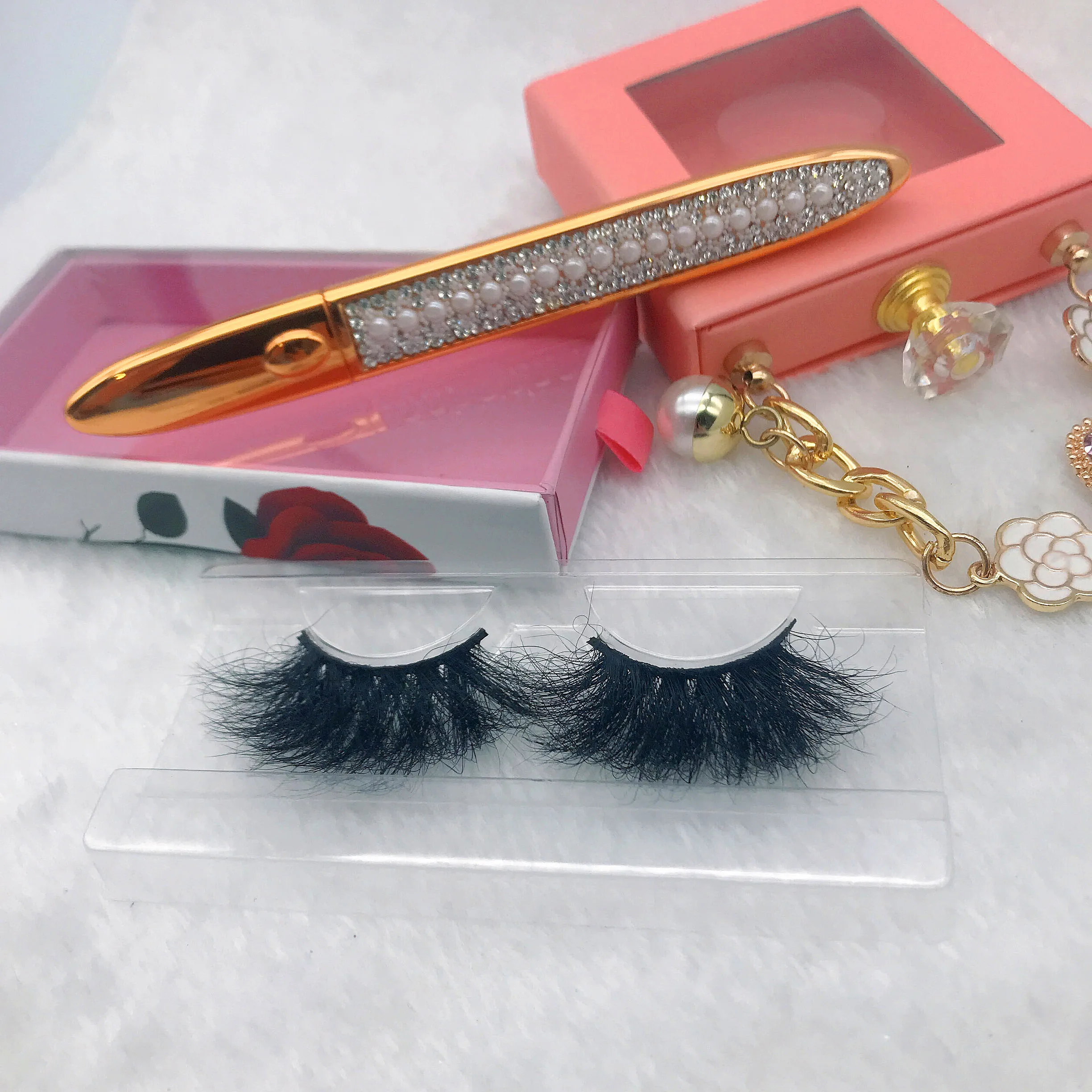 

Vendors Real 3d 18mm Mink Lashes with Custom Holographic Bag