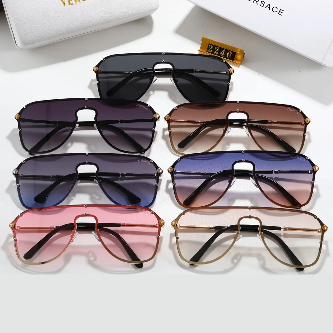 

2022 glasses Fashion Ladies Metal UV400 Shades Gradient Ocean Party Glasses Women Gold Frame Logo Style Pcs, Picture shows