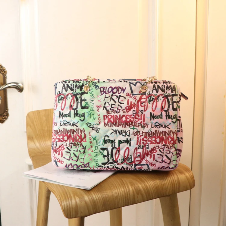 

Factory wholesale color graffiti rhombus chain bag trend big bag small fragrance shoulder messenger bag, Customized color