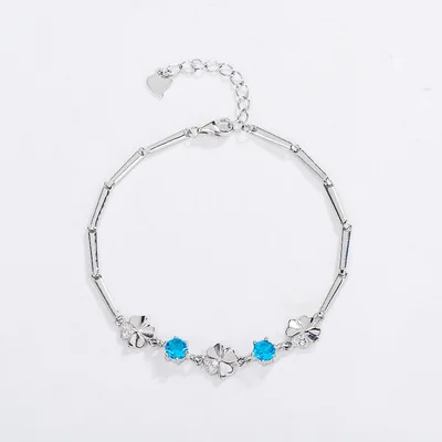 

2021 New 925 Stering Silver Korean Style Slightly Inlaid Four-leaf Clover Bracelet Exquisite Luxury Bracelet for Women, Silver color