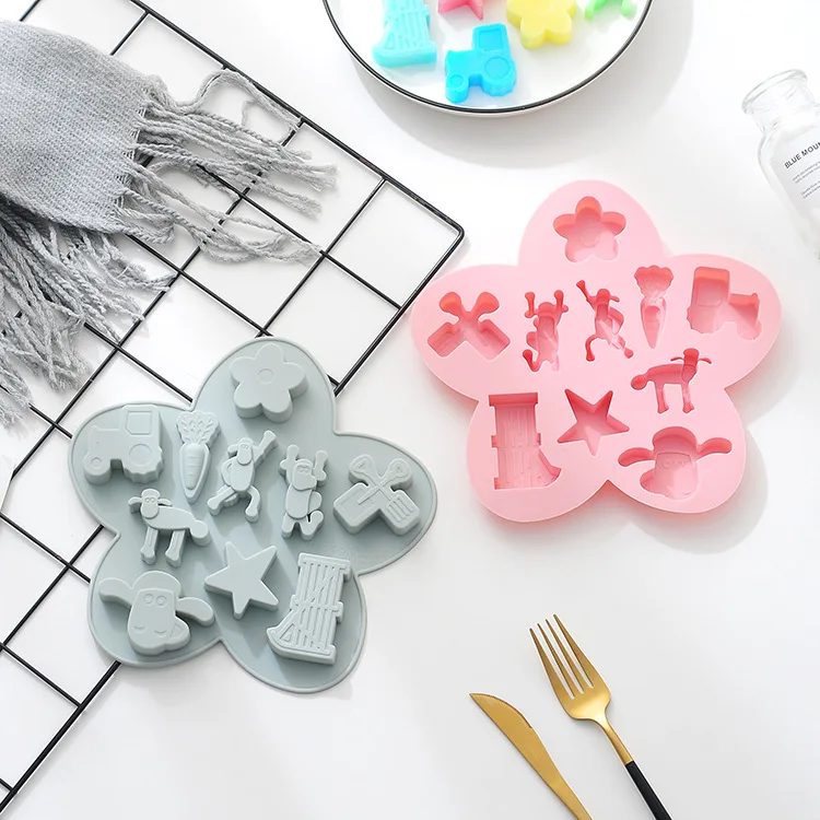 

Microwave Oven Silicone Baking Mold Cartoon Lamb Farm Chocolate Mold, 2 colors