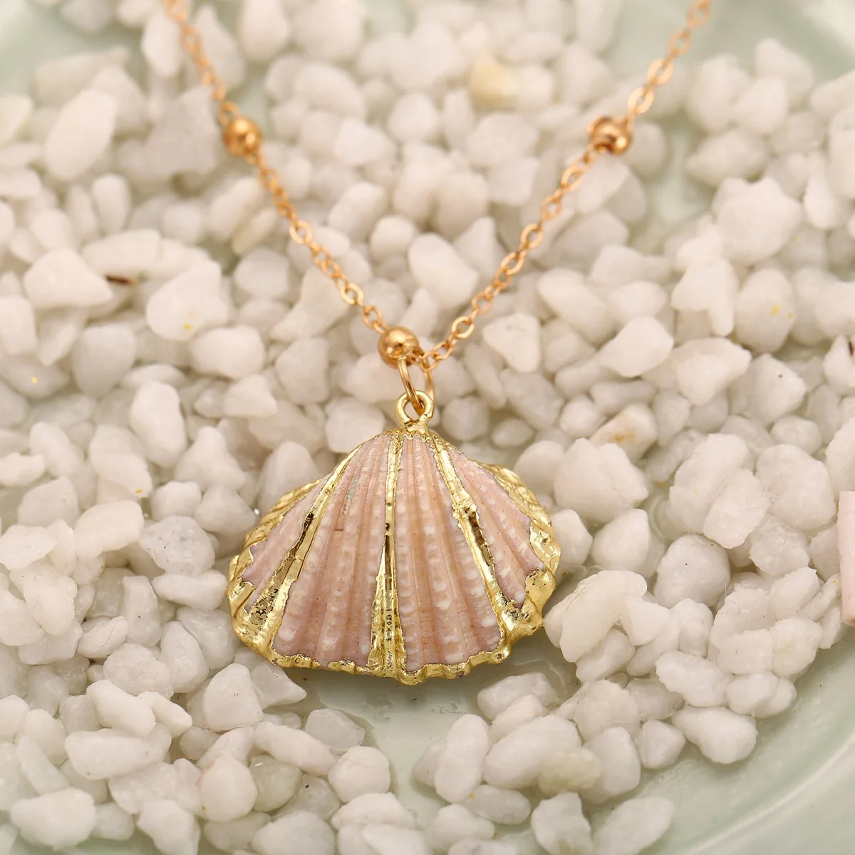 

Fashion New Alloy Creative Retro Conch Pendant Necklace Striped Scallop Necklace For Women