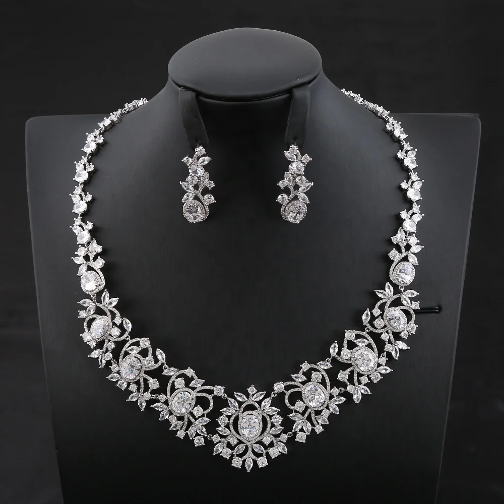 

Bead flower necklace Luxury jewelry set with diamonds shiny necklace earrings wedding jewelry accessories For women, Picture shows