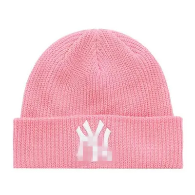 

High Quality Unisex Knitted Hats Embroidered Logo Warm Crochet Winter Hat, Picture shows