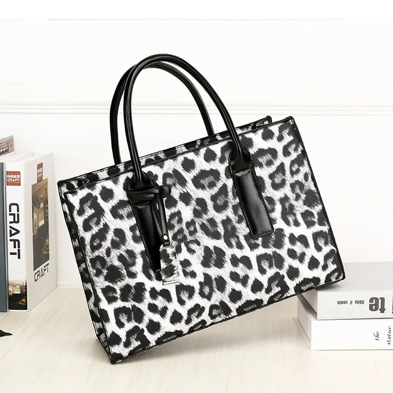 

2021 Fashion woman bags luxury handbags ladies shoulder leopard tote with leather handles, 2 colors