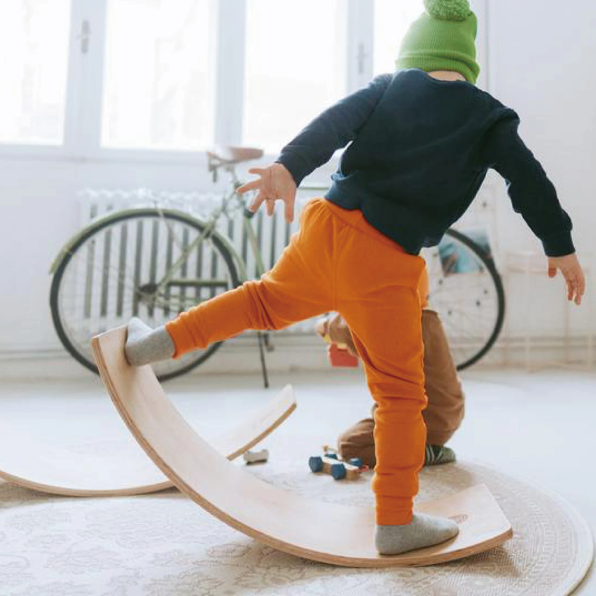 

Multifunction customizable indoor round wobble yoga self balancing fitness rocker curvy board kids balance board wood