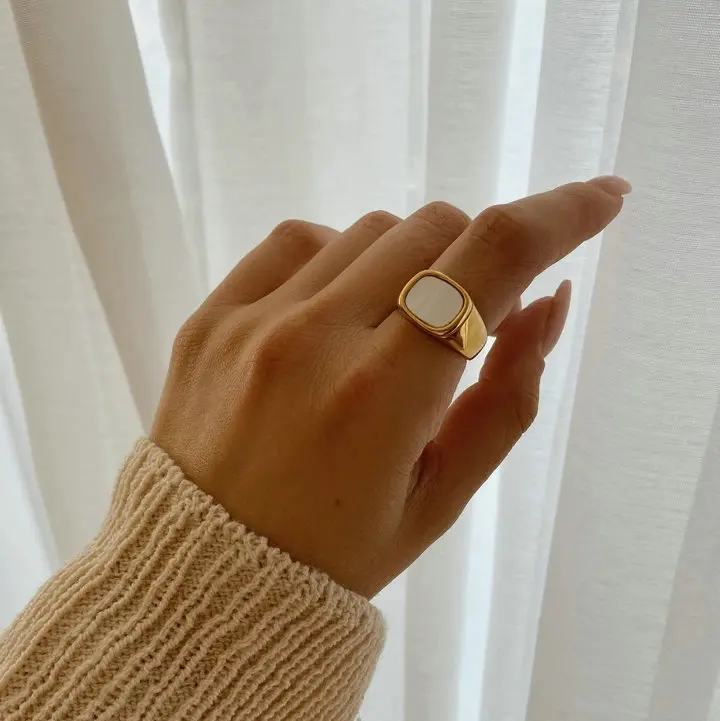 

Factory spot Sunbeam Ring Gorgeous Natural Square White Shellfish finger Rings, Gold