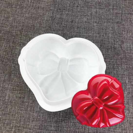 

OEM Valentine's Day INS Style Cake Decorating Accessories Silicone Heart Shape Mousse Mould With Bow