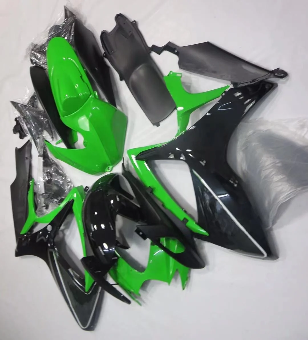 

2021 WHSC Green And Black Cowl Kit For SUZUKI GSXR600-750 2006-2007, Pictures shown