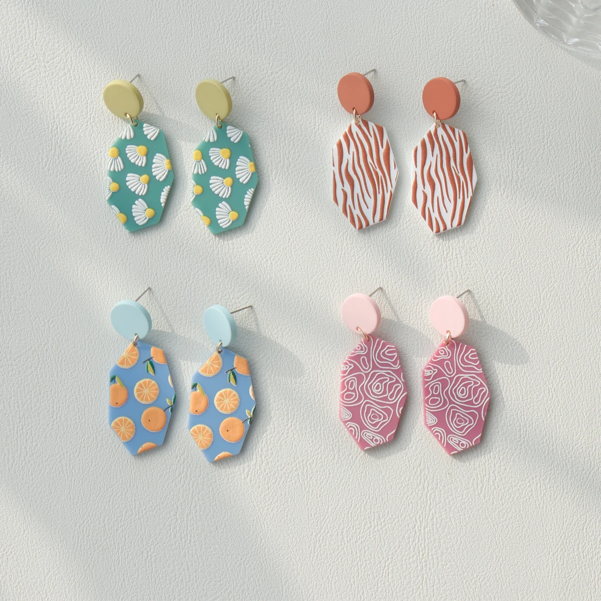 

OUYE Small Fresh Acrylic Resin Plastic Tassel Colorful Earrings Female 2021 New Earrings For Girl Cute Jewelry Wholesale, Golden/silver