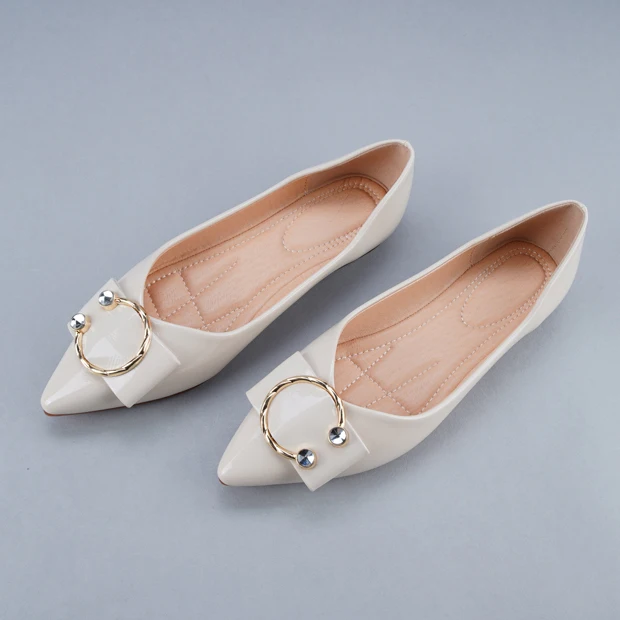 

Goxeou Hot Selling Women Flats Ballet Flats Ladies Pointed Toe Flat Dress Shoes Gold Metal Brooch Diamond Embellished White Cute