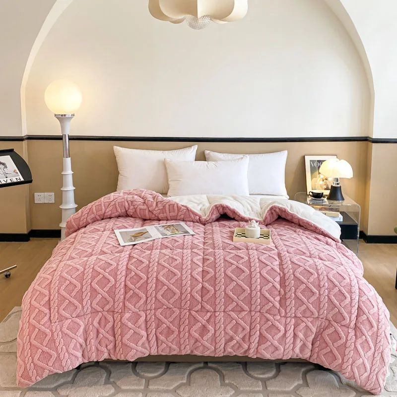 Custom Wholesale Simple Solid Color Hypoallergenic Tuff Velvet Thickened Winter Warm Soybean Fiber Filled king Bedroom Quilts