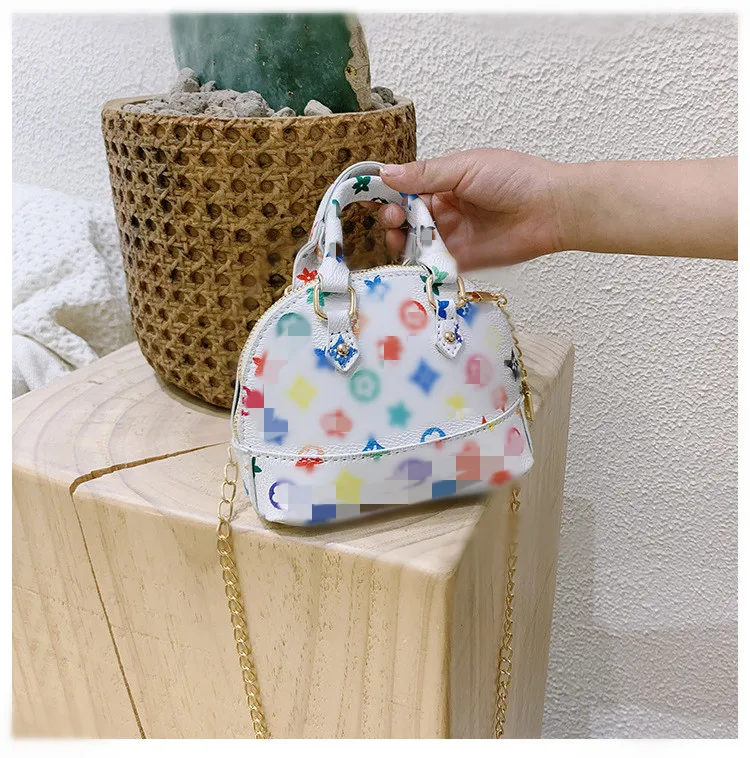 

Trendy Classic Designer Little Girl Handbags Fashion Printing Kid Purses and Handbags Cute Mini Luxury Fashion Shell Purse