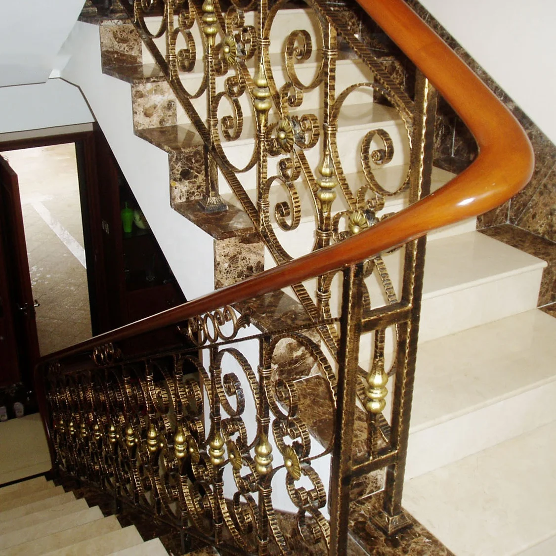 Luxury Steel Handrails Staircase Indoor Gold Color Stair Handrail Luxury Steel Handrails Staircase Indoor Gold Color Stair Handrail