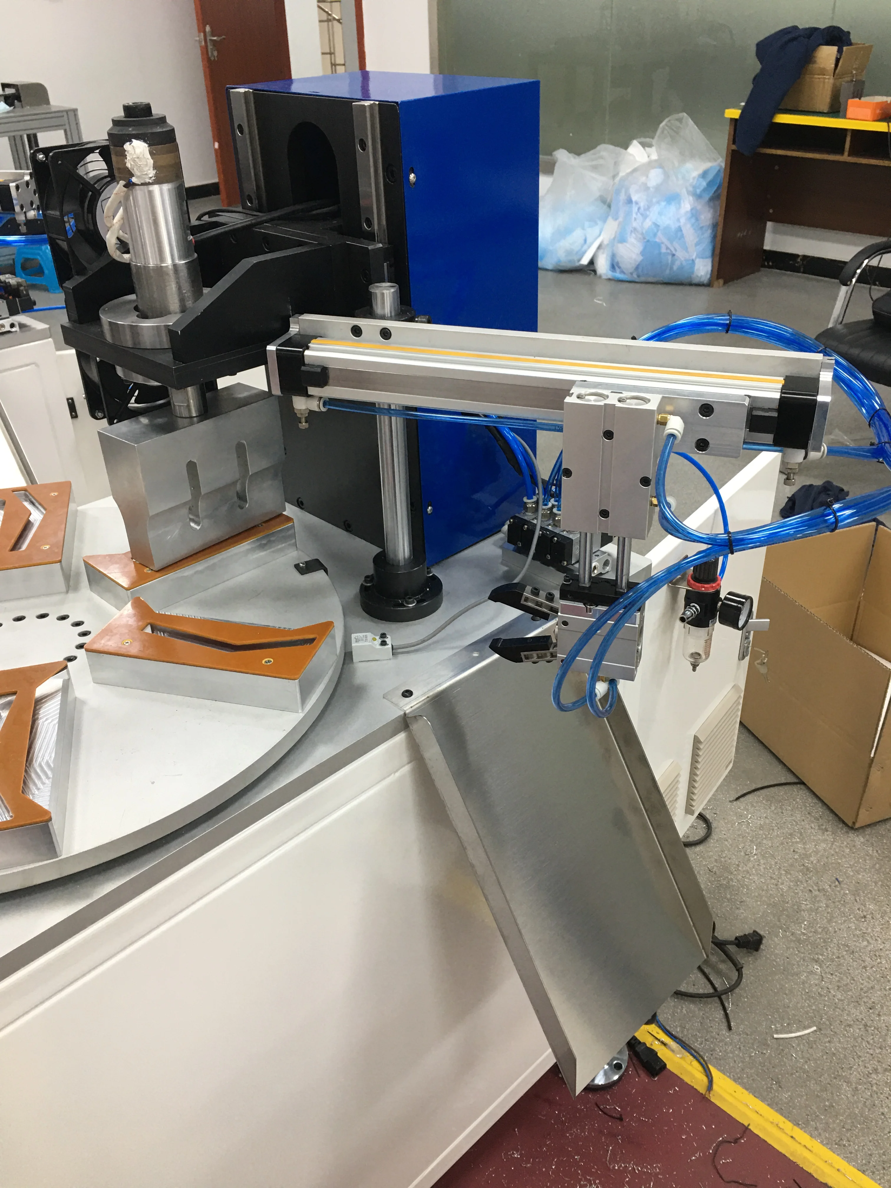 
Ultrasonic welding machine for KN95 N95 face mask edge 