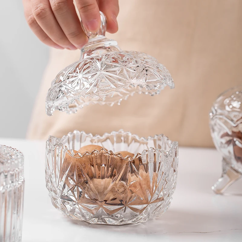 

China Manufacture Cheap Machine Made Glass Christmas Empty Candy Storage Jar with Lid, Clear