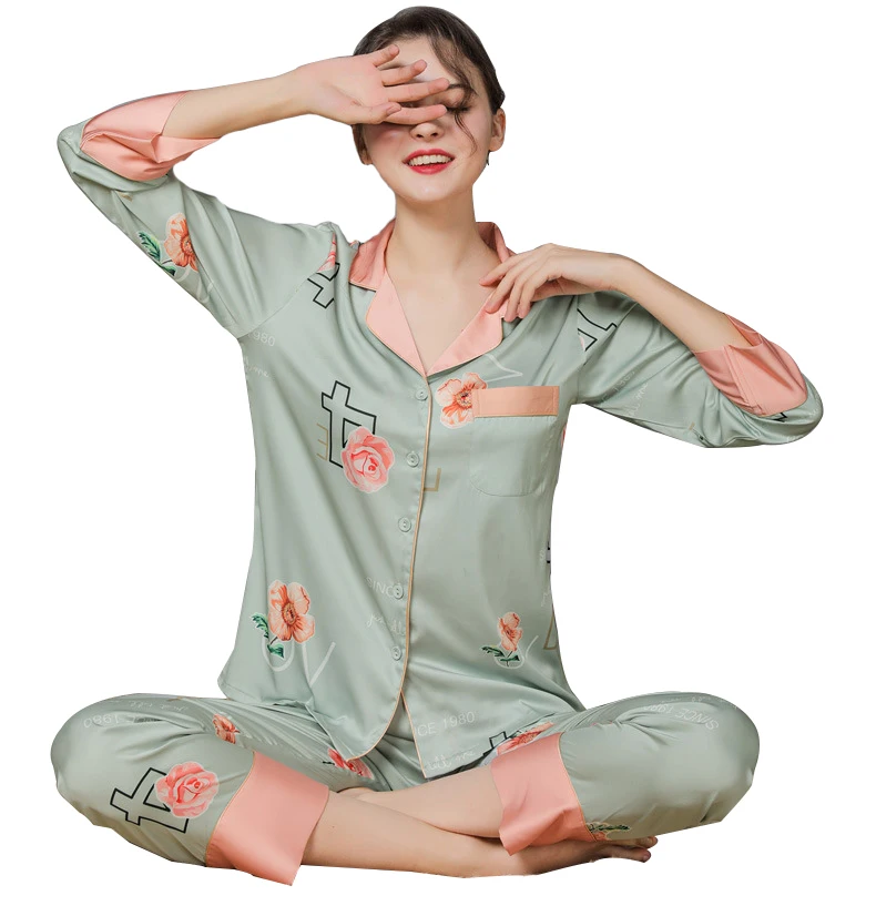 

Winter Flower Printed Anti-static Two Piece Long Sleeve Silk Pyjamas Women Satin Sleepwear