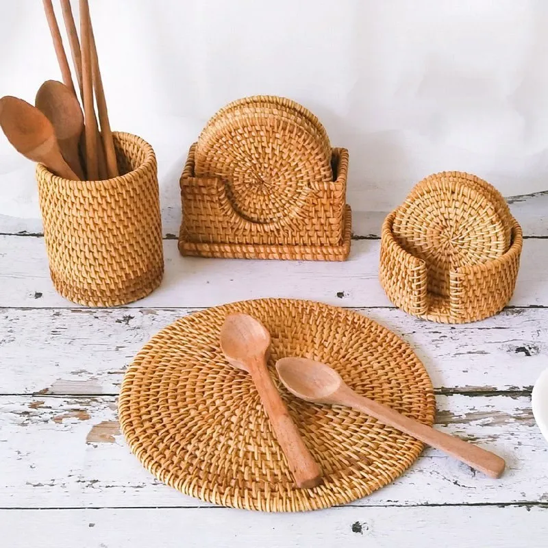 

7.9" Round Decorative Heat Resistant Mats Natural Hand Woven Rattan Placemats