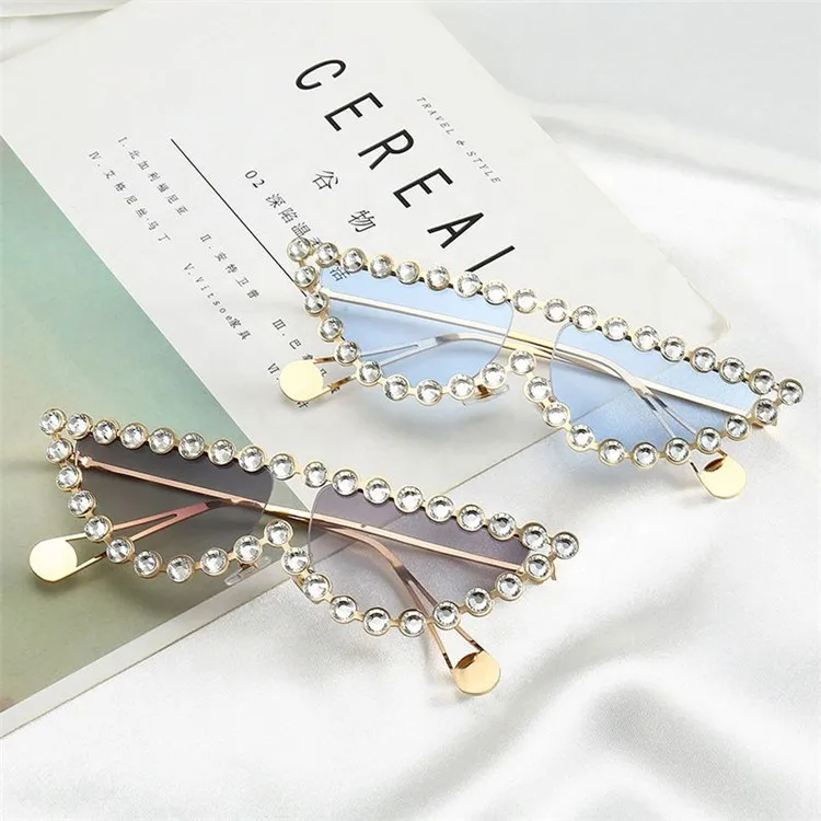 

Luxury Diamond Sunglasses Women Rhinestone Frame Cat Eye Sun Glasses Sunshades Eyewear 2020