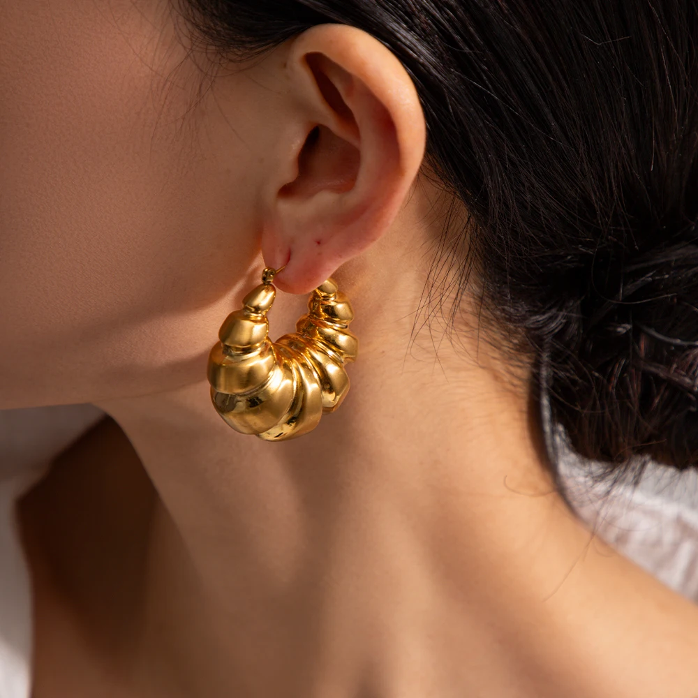 

Chunky Croissant Hoop Earring 18k PVD Gold Plated Stainless Steel Exaggerated Croissant Hollow Tarnish Free Earring