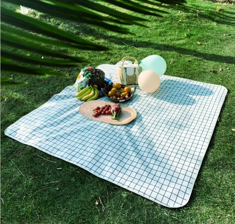 

Manufactures wholesale 2021 new plaid picnic pads ins styles Oxford cloth beach outdoor waterproof and moisture proof picnic mat