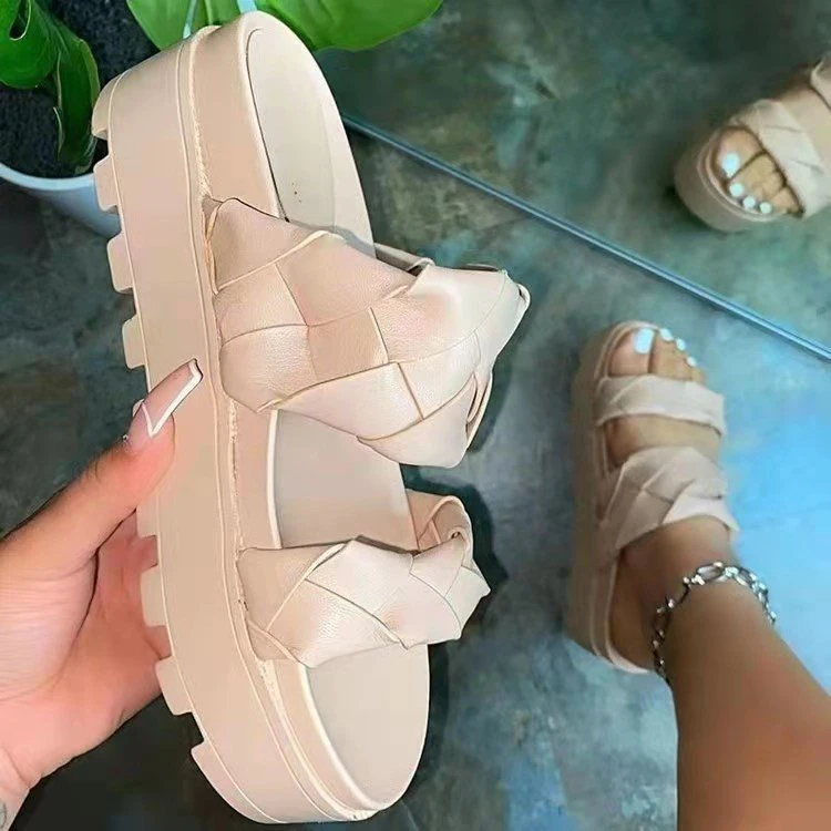 

2022 New Fashion Designer Light Hand Woven Vintage Slippers Causal Sandals Ladies Open-toe Women Casual Heels Beach Slippers