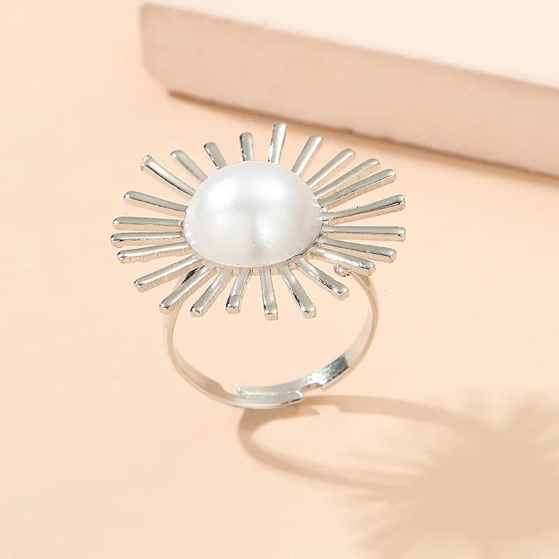 

2022 Luxury Sunflower Shape Silver Plated Rings Pearl Adjustable Women Ring Jewelry