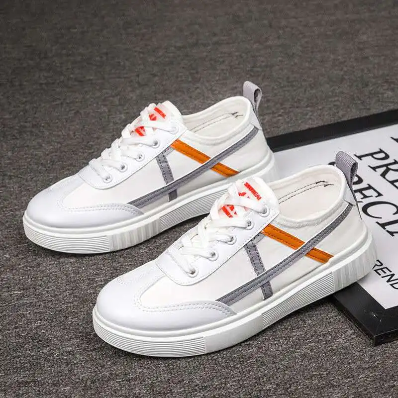 

Wholesale Hot Selling Cheap 2021 New small white shoes student shoes casual board shoes, 2 colors