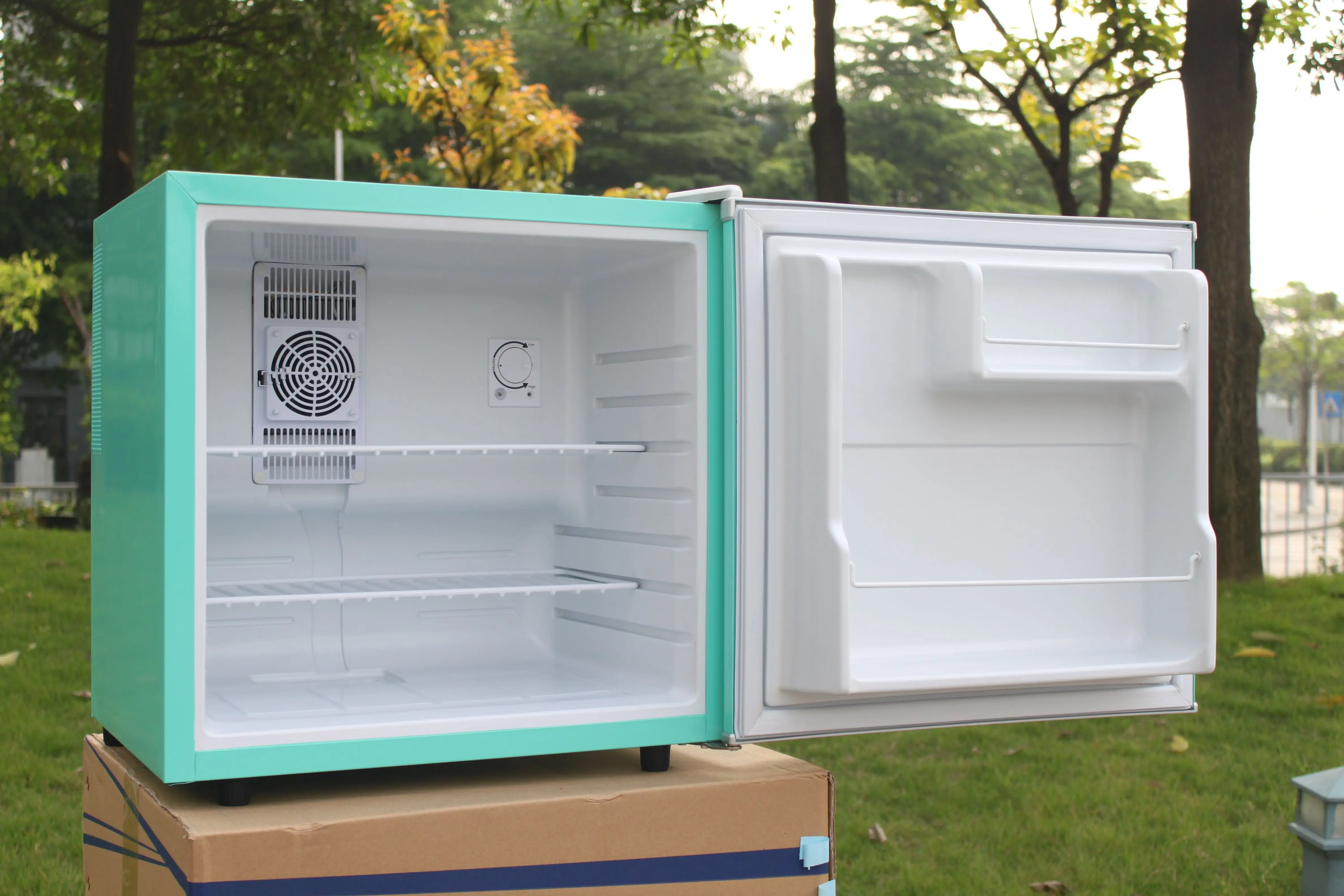 Thermoelectric Mini Single Door Fridge 50 Litre, Silent Hotel Mini Bar Fridge